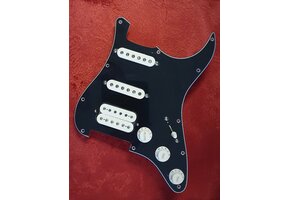Fender Stratocaster Loaded HSS Pickguard (Mexican Standard)