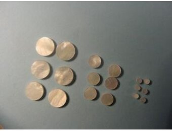 Dot white mother of pearl 3mm set/12