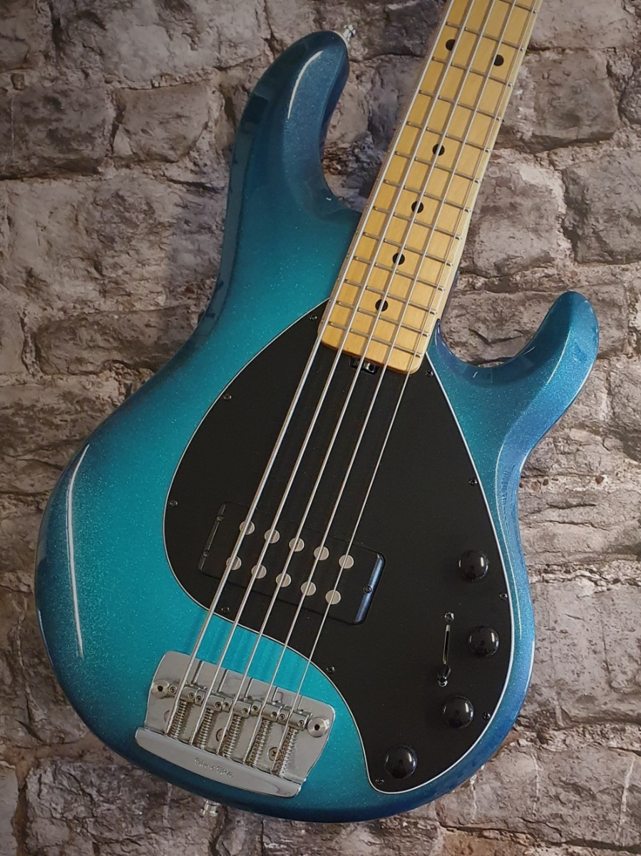 MusicMan Stingray 5 Blue Dawn Occasion 2001 with case