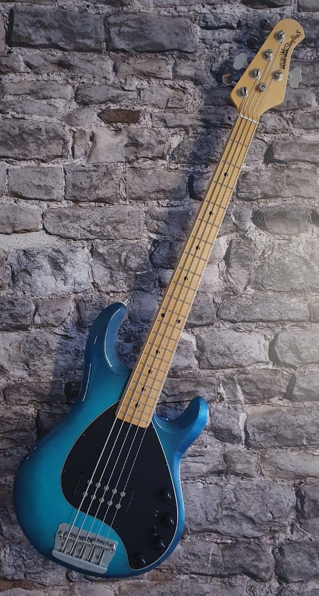 MusicMan Stingray 5 Blue Dawn Occasion 2001 with case