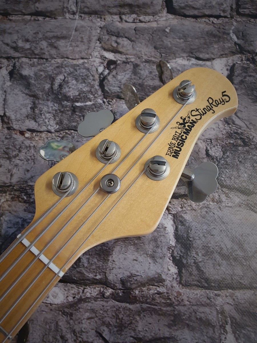 MusicMan Stingray 5 Blue Dawn Occasion 2001 with case