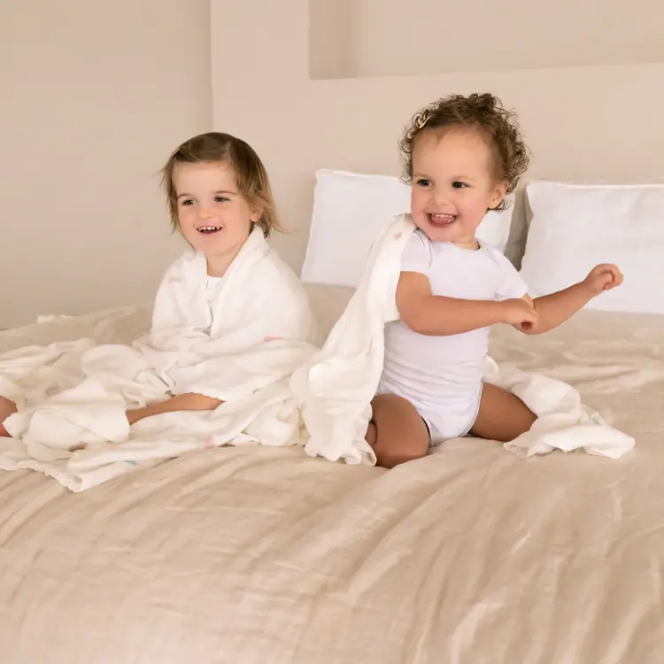 Sweet little crown Bamboo swaddle XL -  The Cloud XL