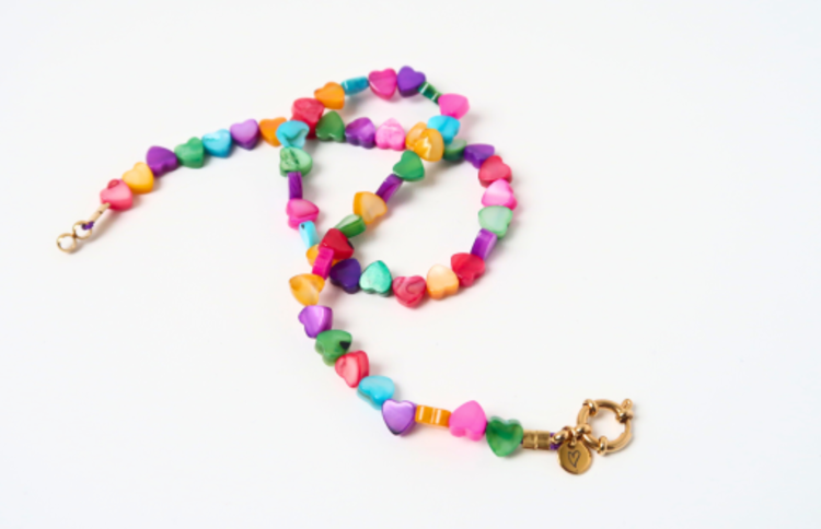 LOVEissue Necklace Seashelly hearts colorful
