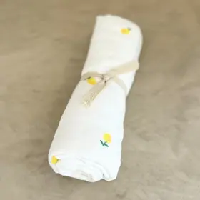 Sweet little crown Bamboo swaddle M - Lemons