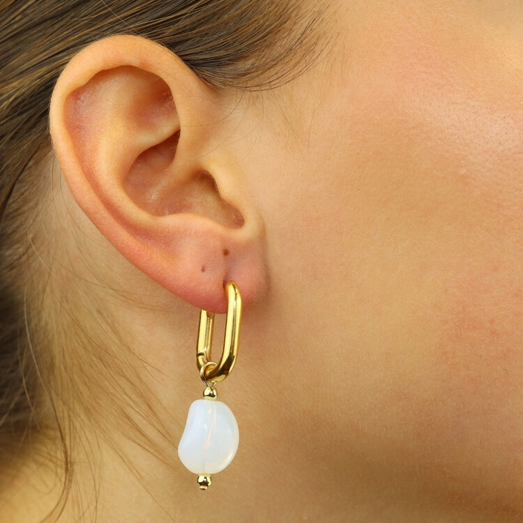 Camps&Camps Glass Bead Earrings - White Opal Ovaal