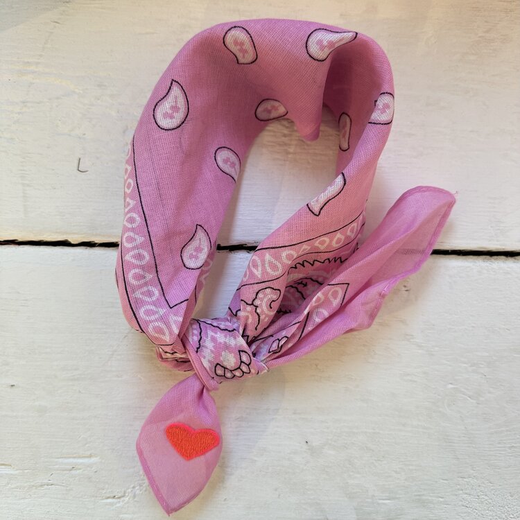 Bandana - licht roze/fel roze hartje