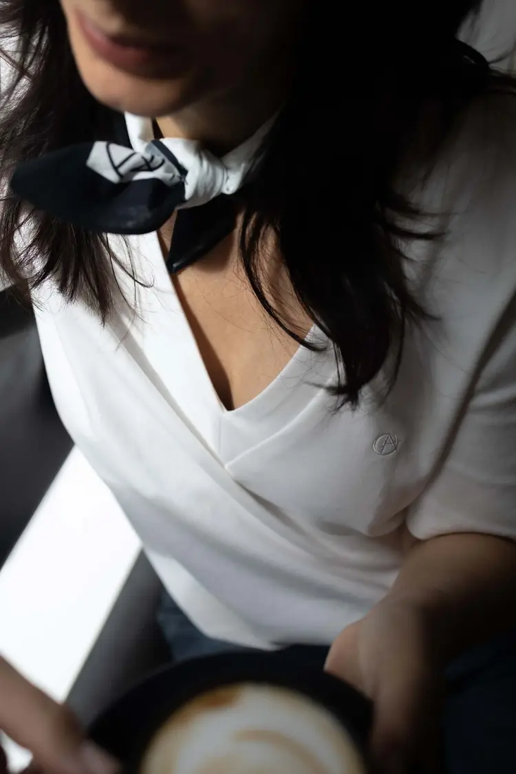 Aimée The Label Zacka V-Neck shirt - Offwhite