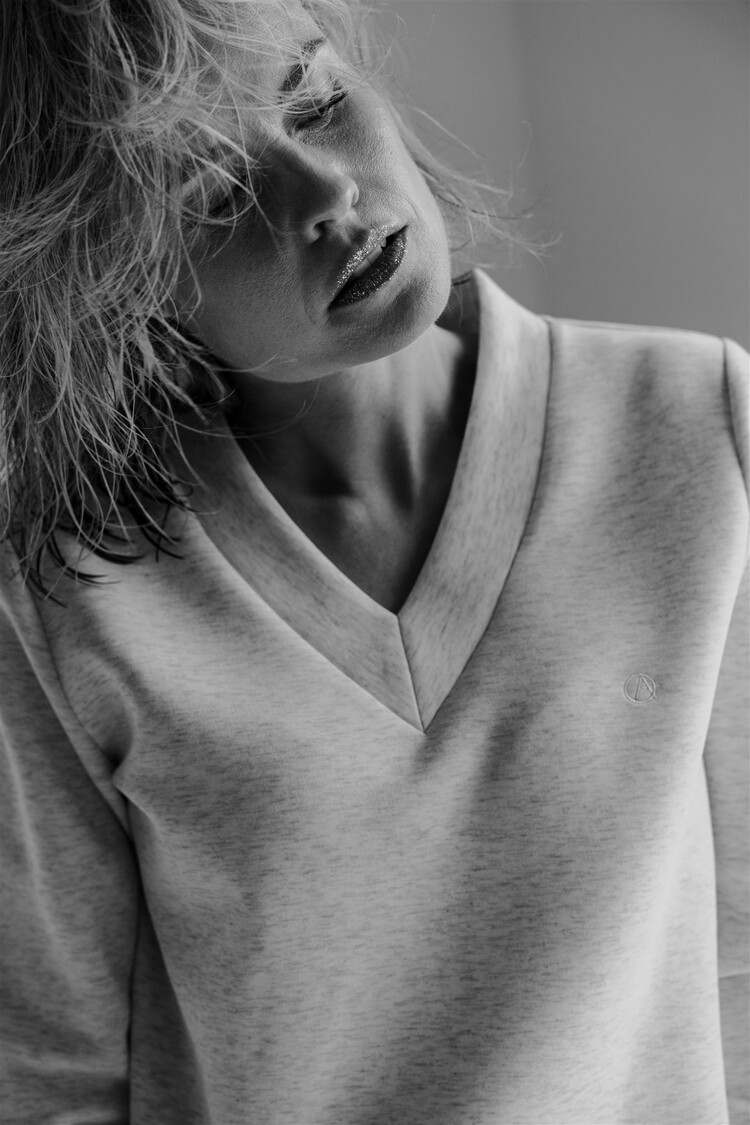 Aimée The Label Blossom Sweater V-neck - Grey meleé