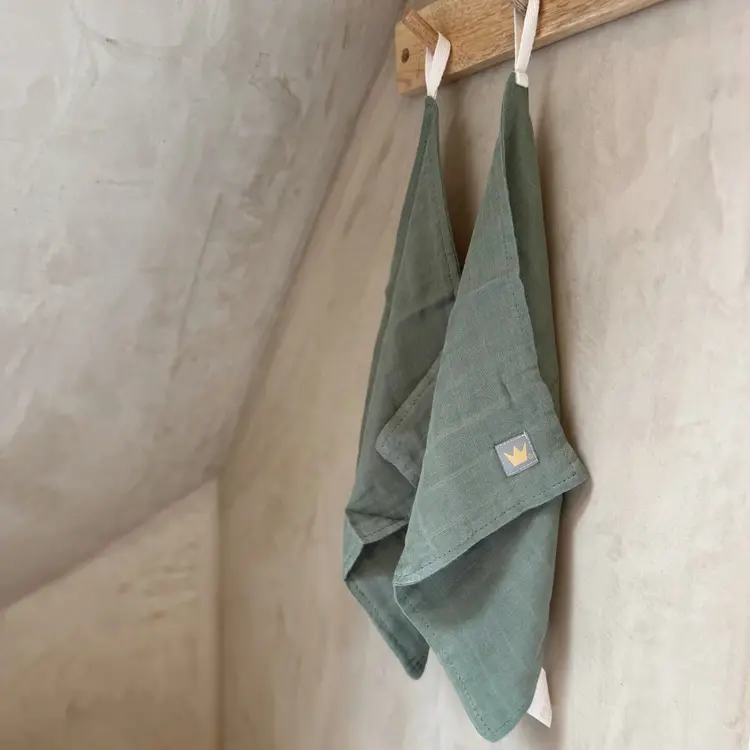 Sweet little crown Bamboo swaddle M - Olive