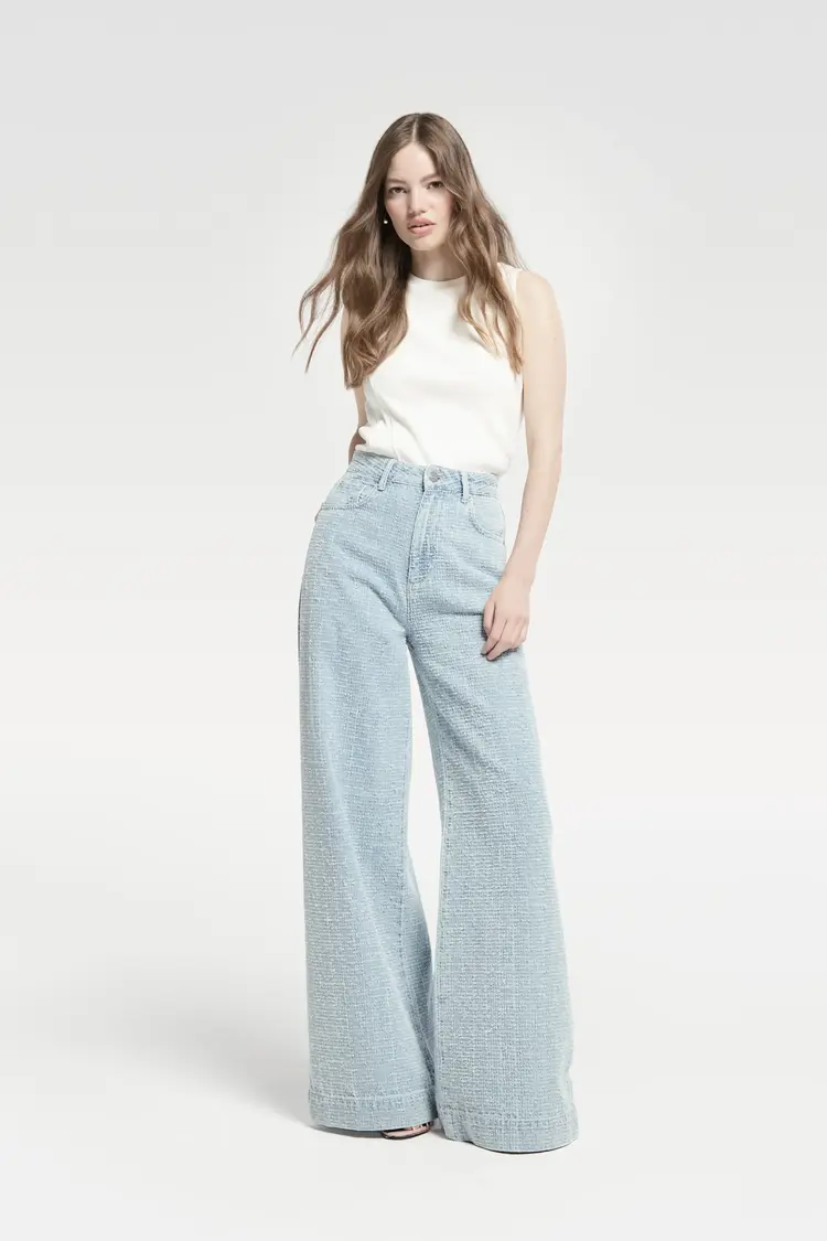Homage Wide Leg Jeans Whit Allover Distressed - Clear Blue