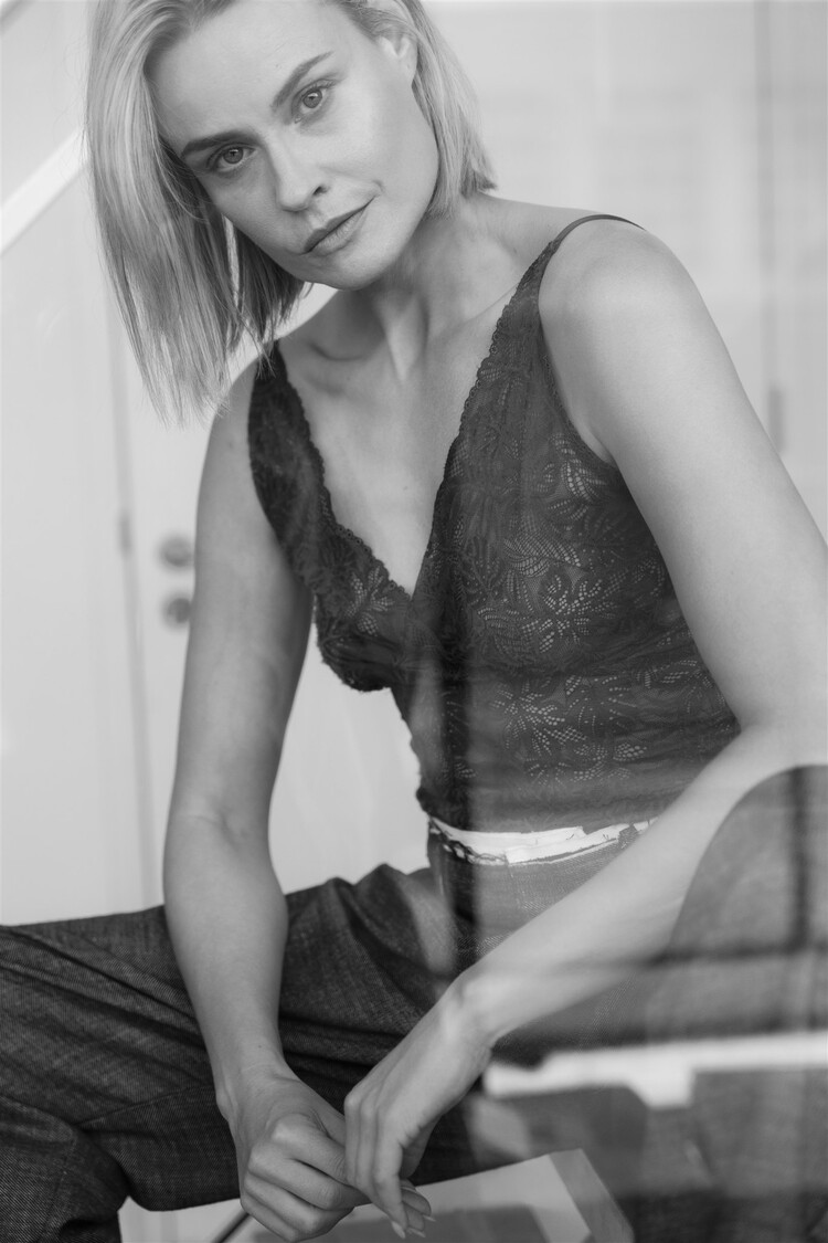 Aimée The Label ViviaS6 Lace Top - Blue