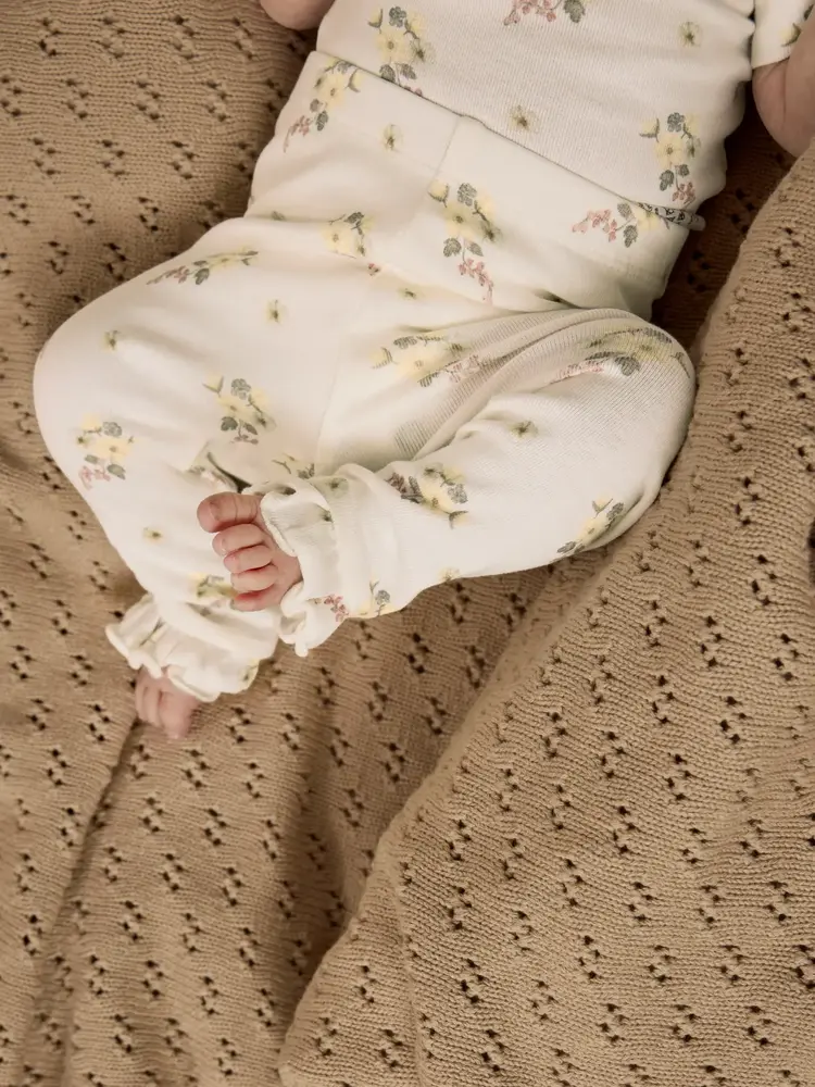 Lil'Atelier Baby Gayo slim legging - coconut milk/ flower