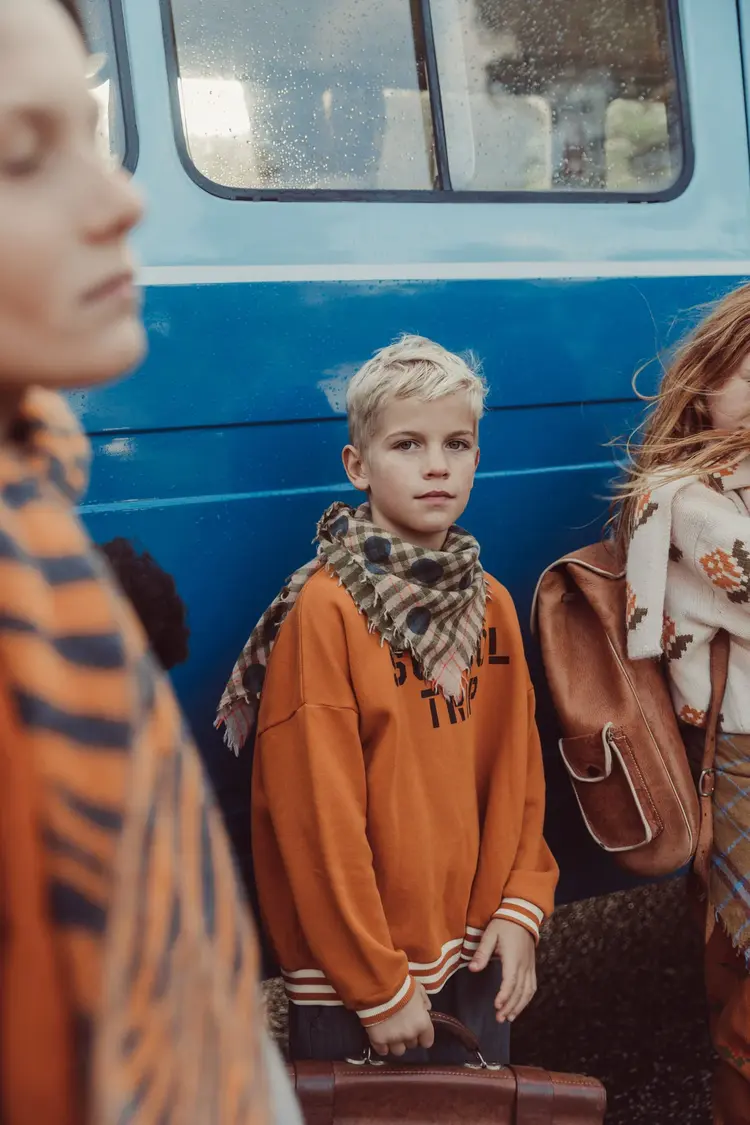 Piupiuchick Sweatshirt - Camel "school trip" print