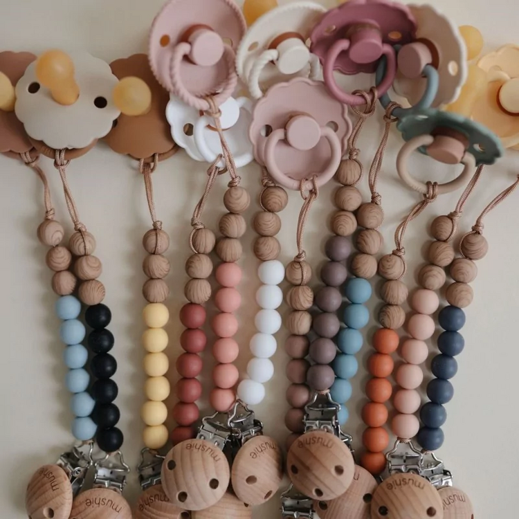 Mushie Speenketting Eva Redwood