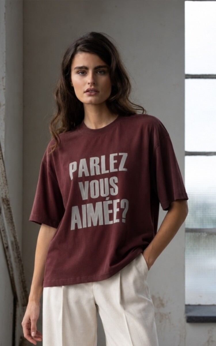 Aimée The Label Elara T-shirt - Burgundy/Offwhite letters