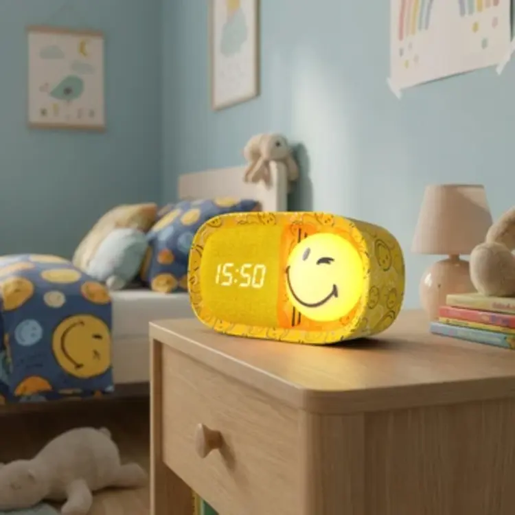dreamy clock smiley world - geel