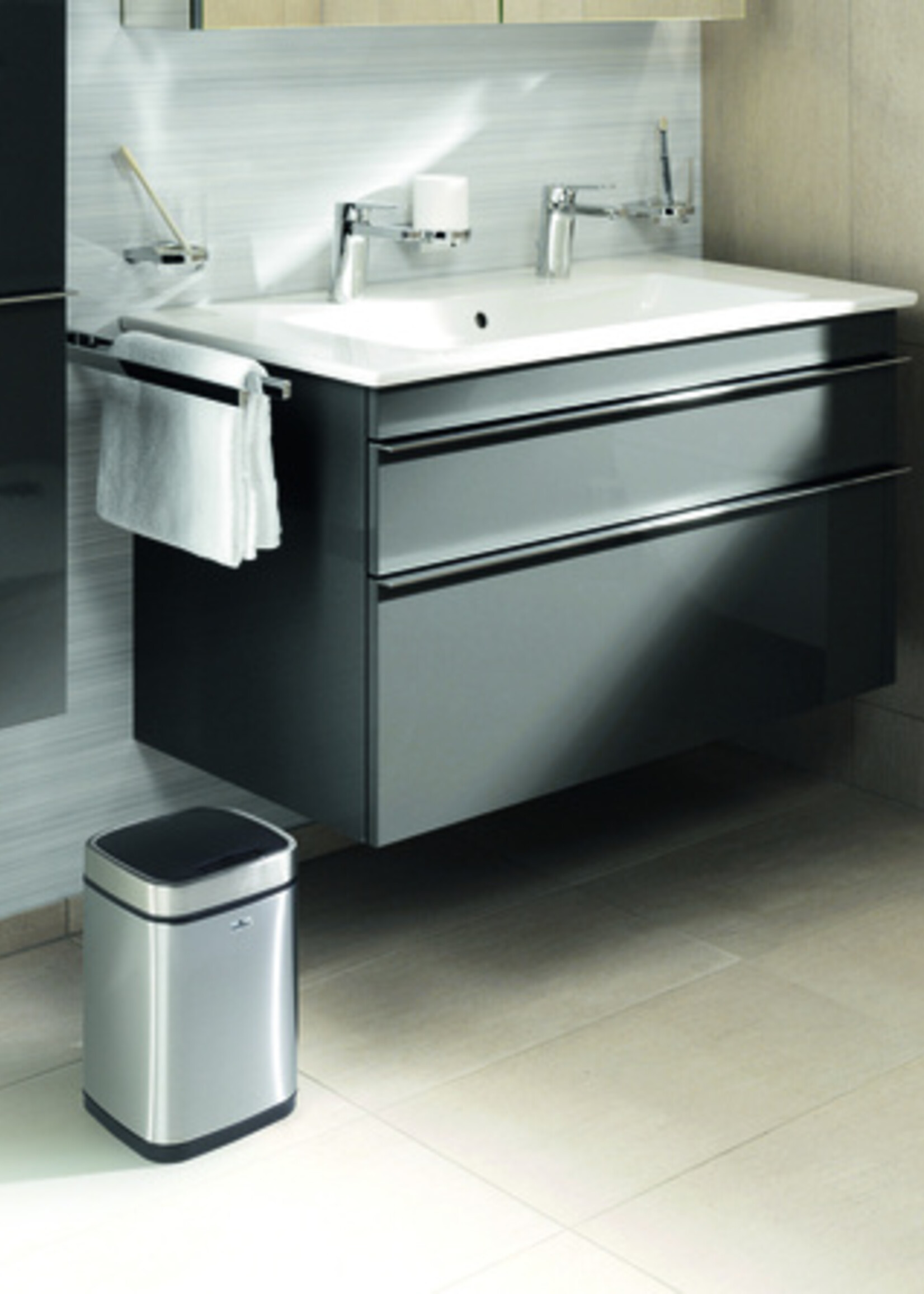 Durable Poubelle Durable No Touch avec capteur 6L