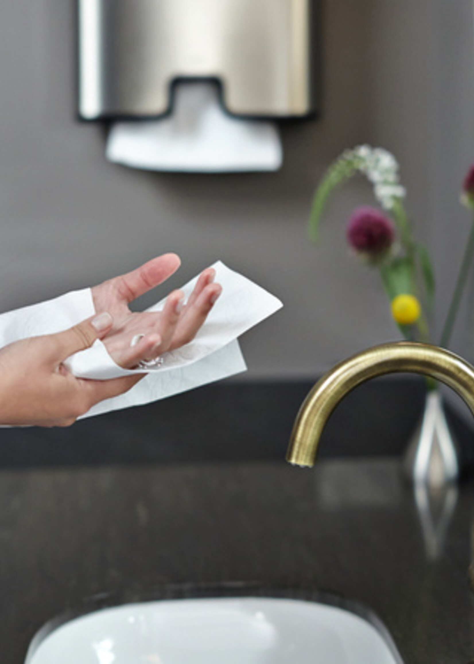 Tork Distributeur essuie-mains Tork Xpress H2 multifold 460004 dosage 1 feuille inox