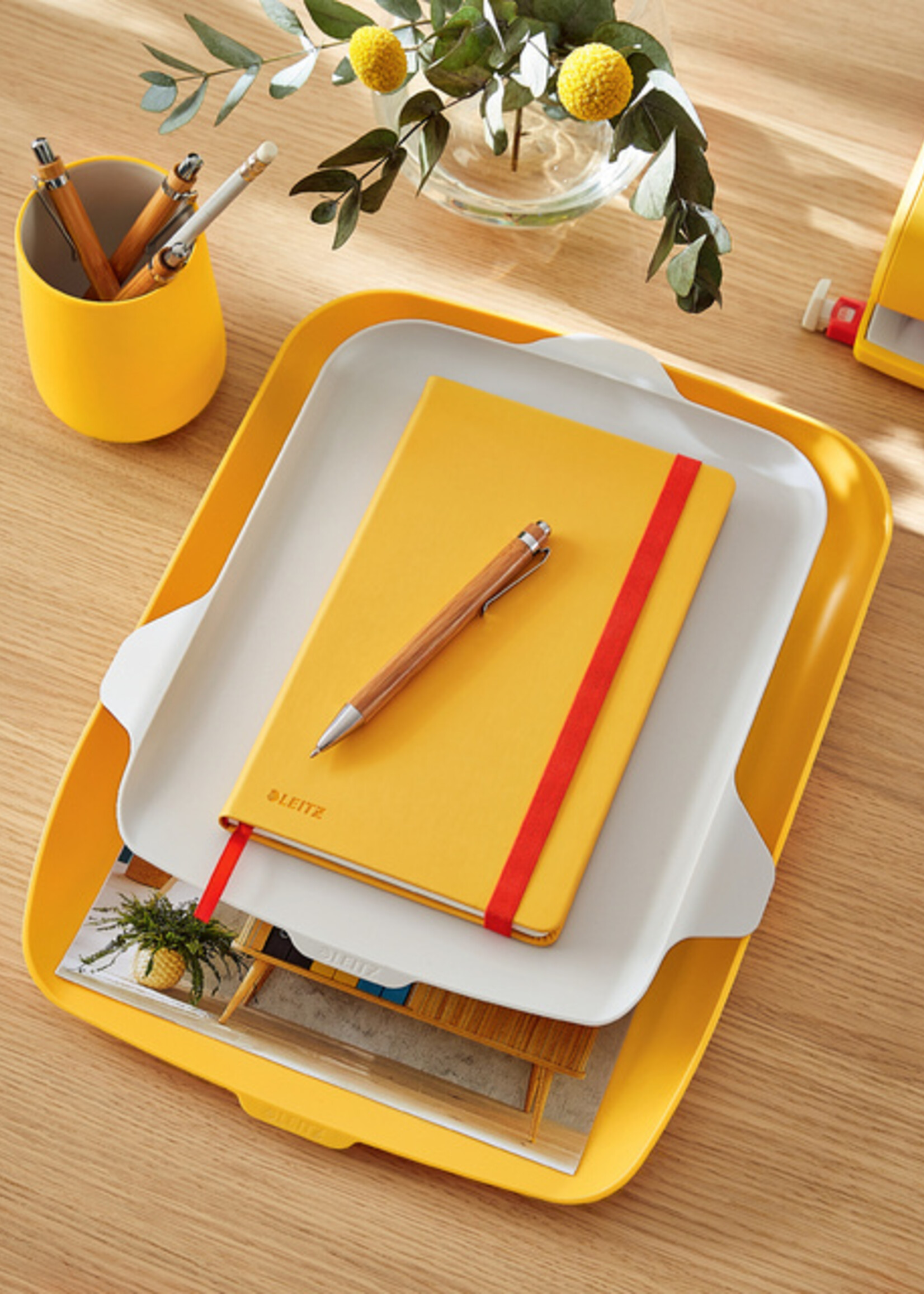 Leitz Corbeille à courrier Leitz Cosy avec organiseur de bureau jaune