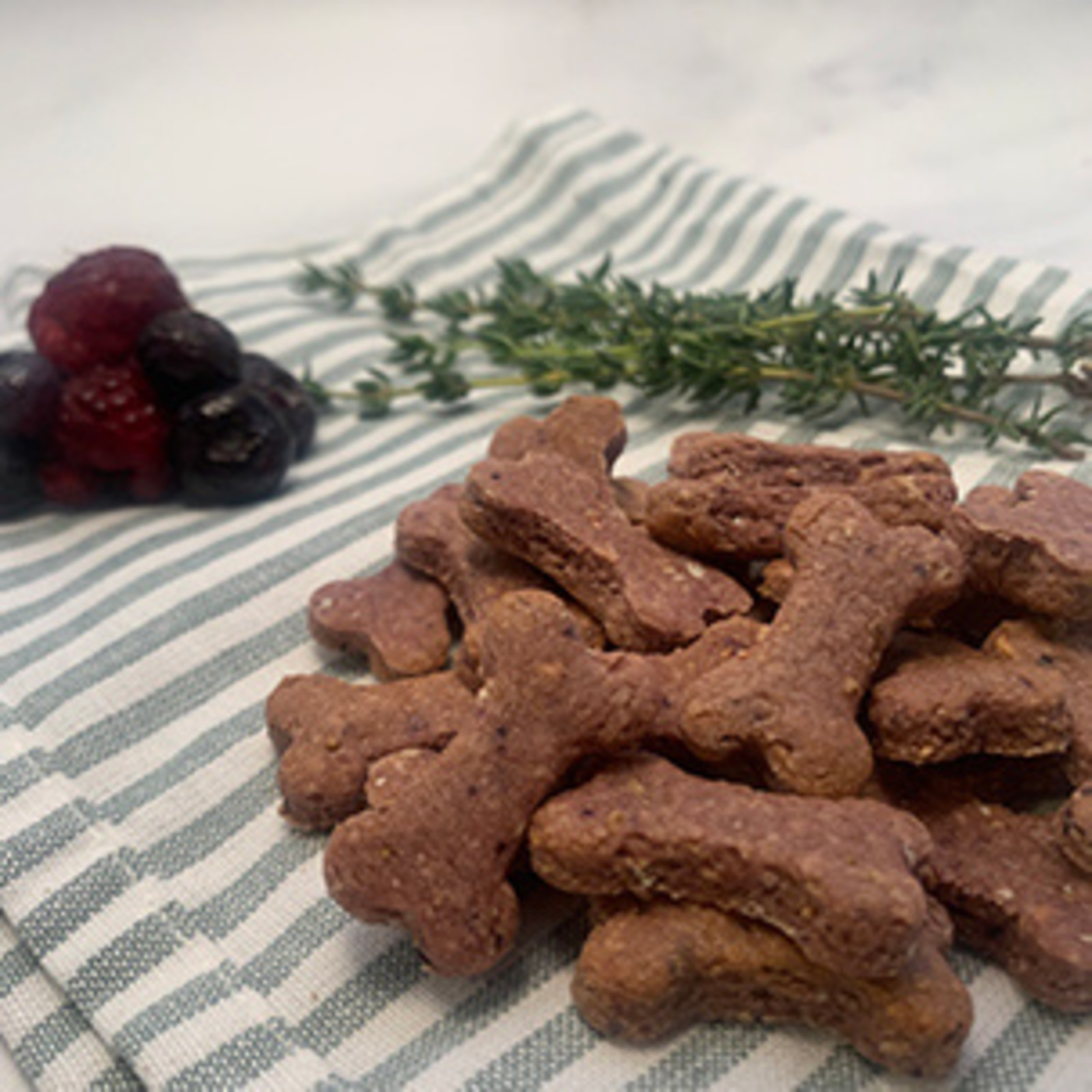 Wild Berry & Salmon Oil Mini Treats | gluten free