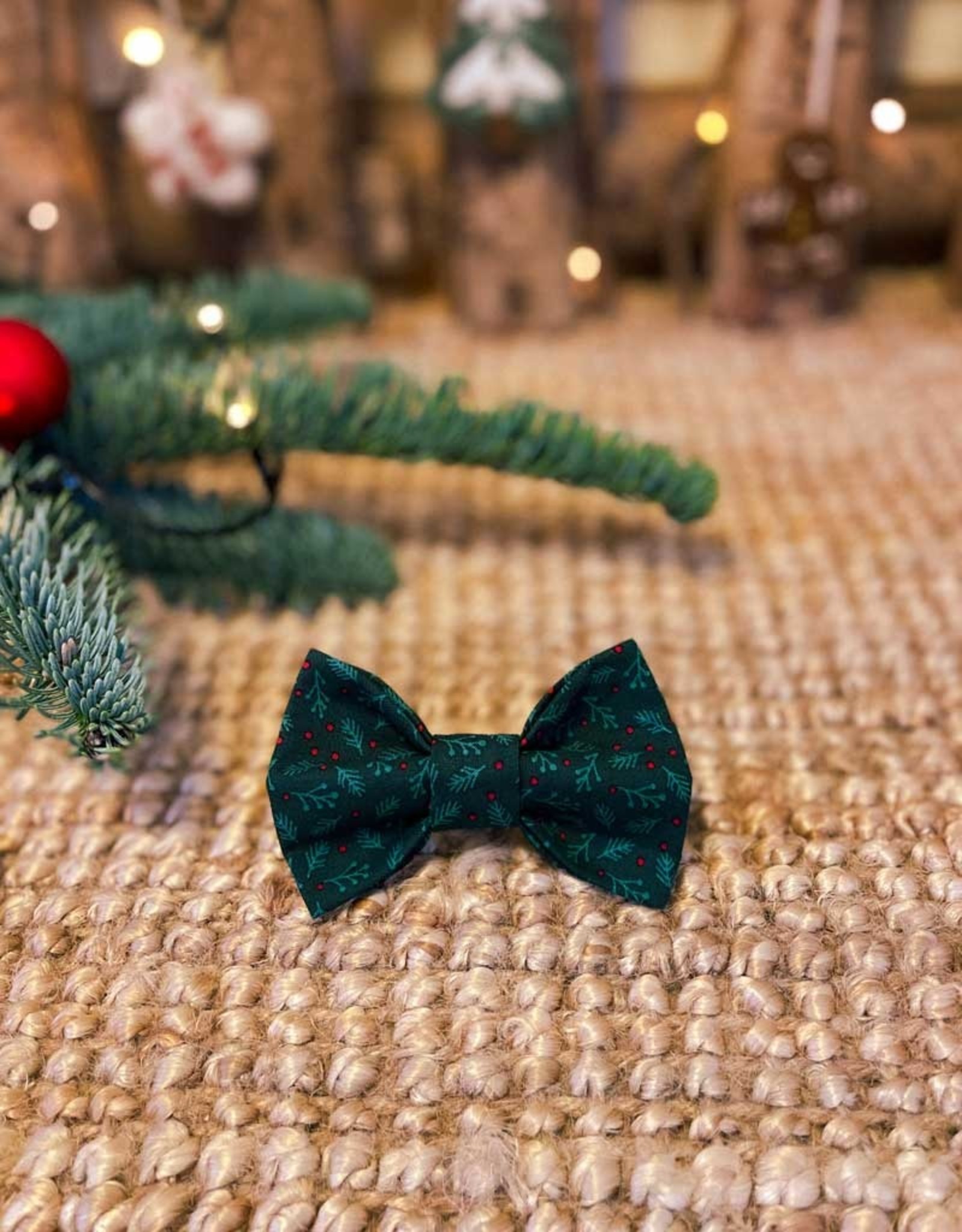 Bow Tie | Mistletoe & Berries