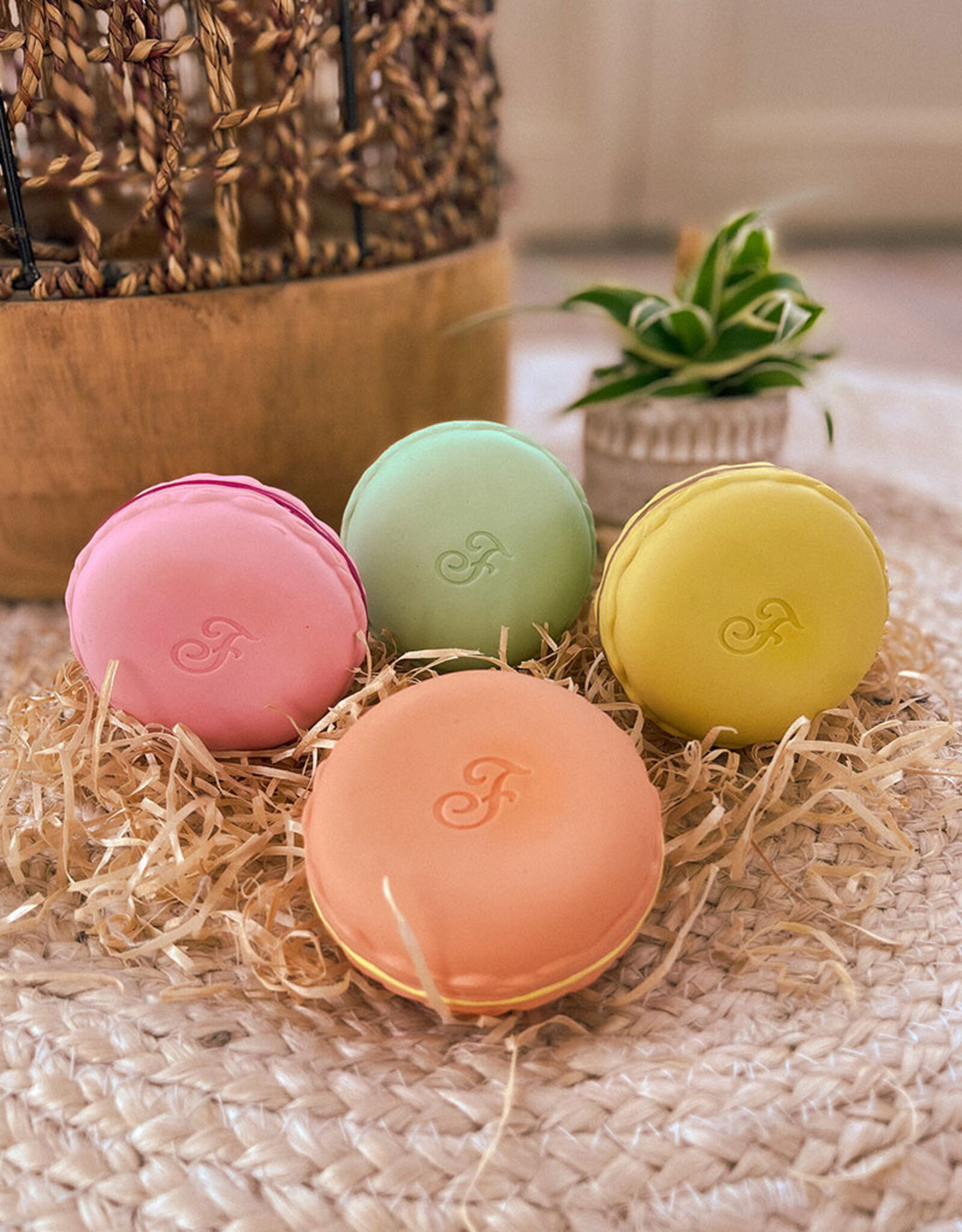 Macaron | Latex Speeltje (beschikbaar in 4 kleuren)