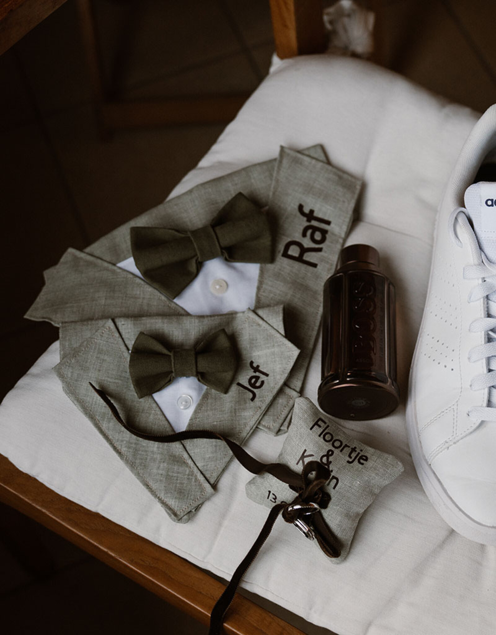 Kostuum voor honden | Groen met Tweed strik | Slip-on Bandana