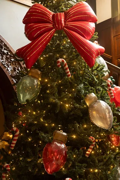 Red Bow XXL - Gold Stripes - 43 inch