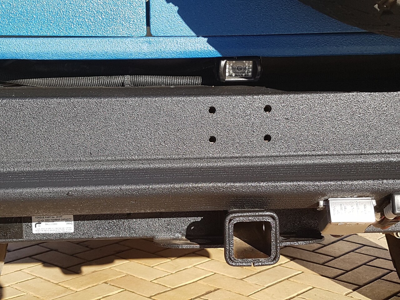 Raptor Liner 4 bottles Black (3,79 liter) Raptor Liner 4 bottles Black (3,79 liter)