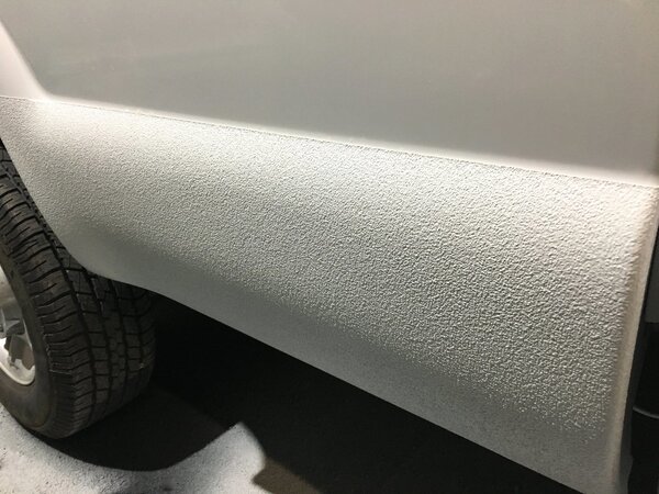 Raptor Liner 4 bottles White (3.79 liter) Raptor Liner 4 bottles White (3.79 liter)