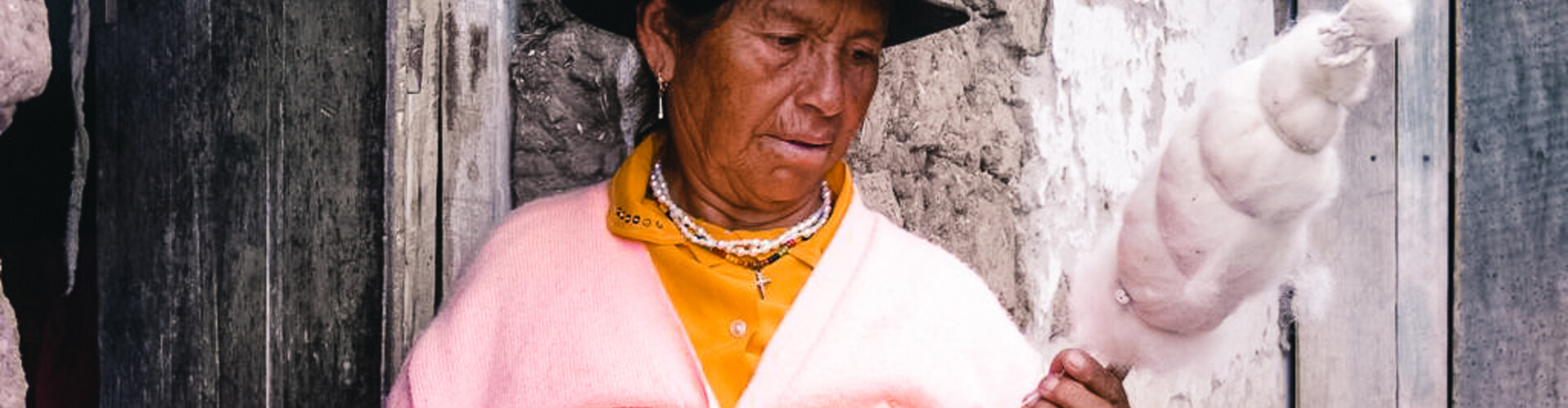 Buy a couch plaid or blanket of alpaca wool