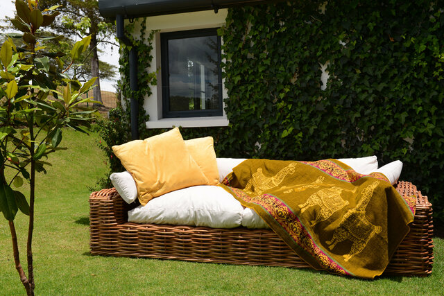 EcuaFina Mini Alpaca Native Deken - Dubbelzijdige prints - Moderne Woonaccessoires - FairTrade & Authentiek - Geel