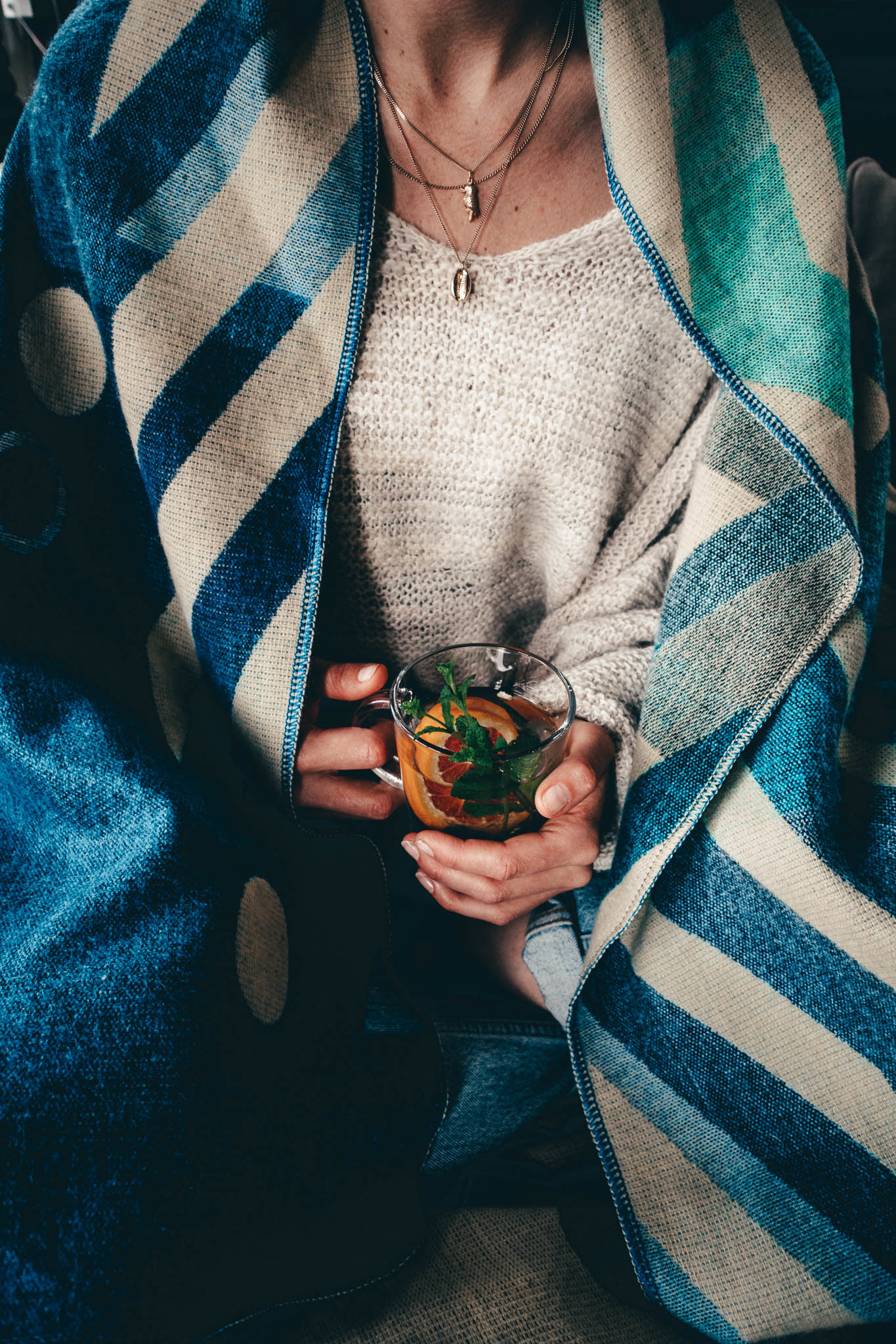 EcuaFina Imbabura Bleu Plaid en laine d'alpaga - Chaud et doux - Commerce équitable - Fait main en Équateur -