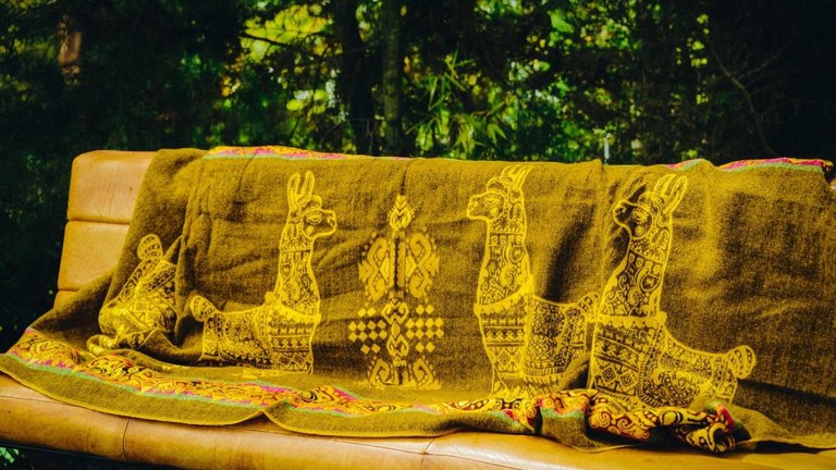 EcuaFina Mini Alpaca native blanket - Double-sided prints - Modern Home Accessories - FairTrade & Authentic - Yellow