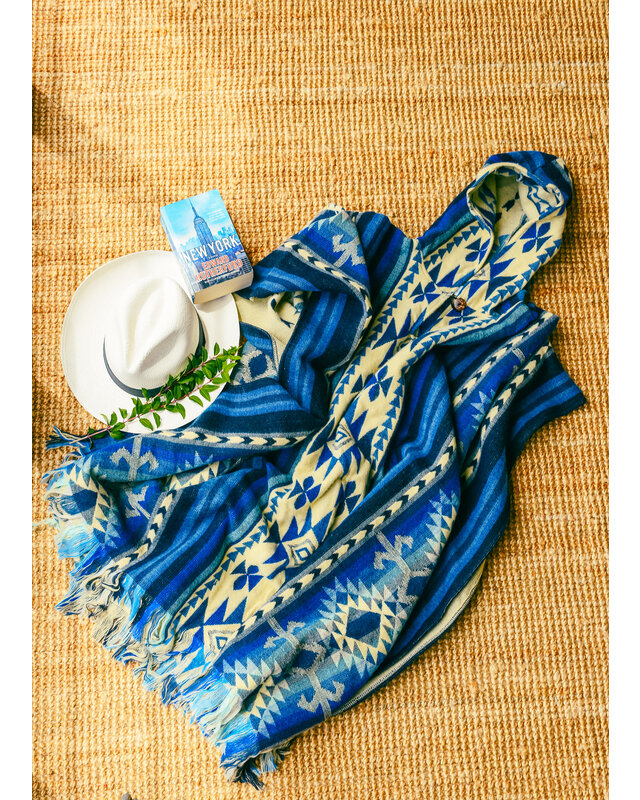 EcuaFina Poncho Shuar Blau