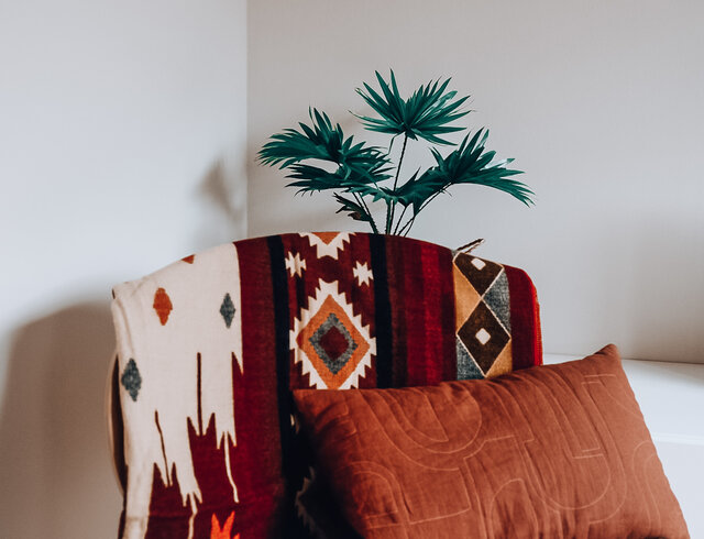 EcuaFina Alpaca Native Blanket - Double-sided prints - Dutch/Native Design - FairTrade & Authentic - Quilotoa- Red