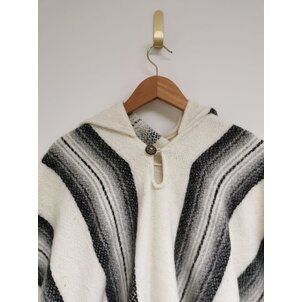 EcuaFina Poncho en Alpaga Elena Gris