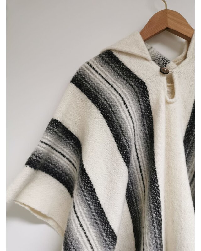EcuaFina Poncho Elena Grey