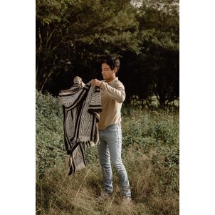 EcuaFina Poncho Elena Bruin