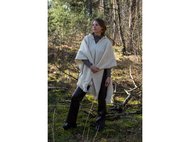 EcuaFina Poncho Elena Weiss