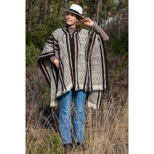 EcuaFina Poncho Elena Brown
