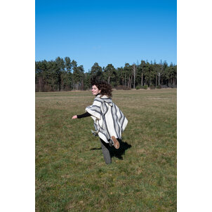 EcuaFina Puur wol, warm en zacht -  de Poncho Elena Grijs