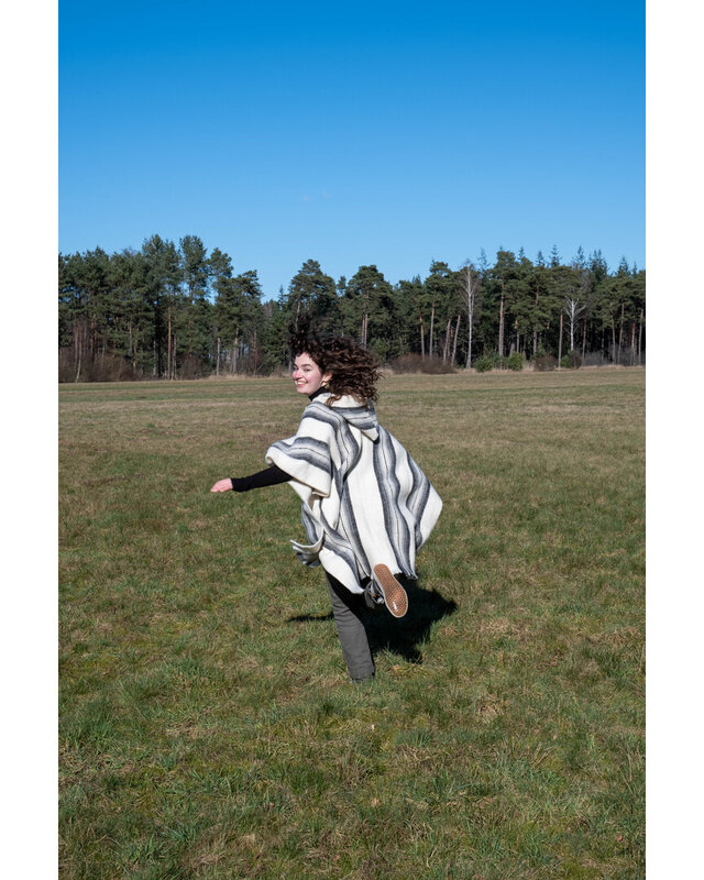 EcuaFina Poncho Elena Grey