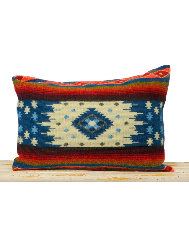 EcuaFina Coussin 60 x 40 cm - double face Quilotoa bleu - avec coussin de garnissage composé d'un rembourrage 100 % plumes de canard et d'une housse 100 % coton