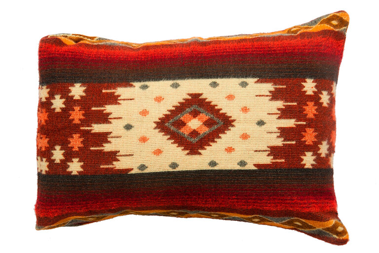 EcuaFina Coussin 60 x 40 cm - double face Quilotoa rouge - avec coussin intérieur en plumes de canard