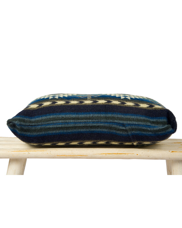 EcuaFina Coussin 60 x 40 cm - double face Cotopaxi bleu - avec un coussin de garnissage ayant une enveloppe 100% en cotton et rembourré 100% en plumes de canard.