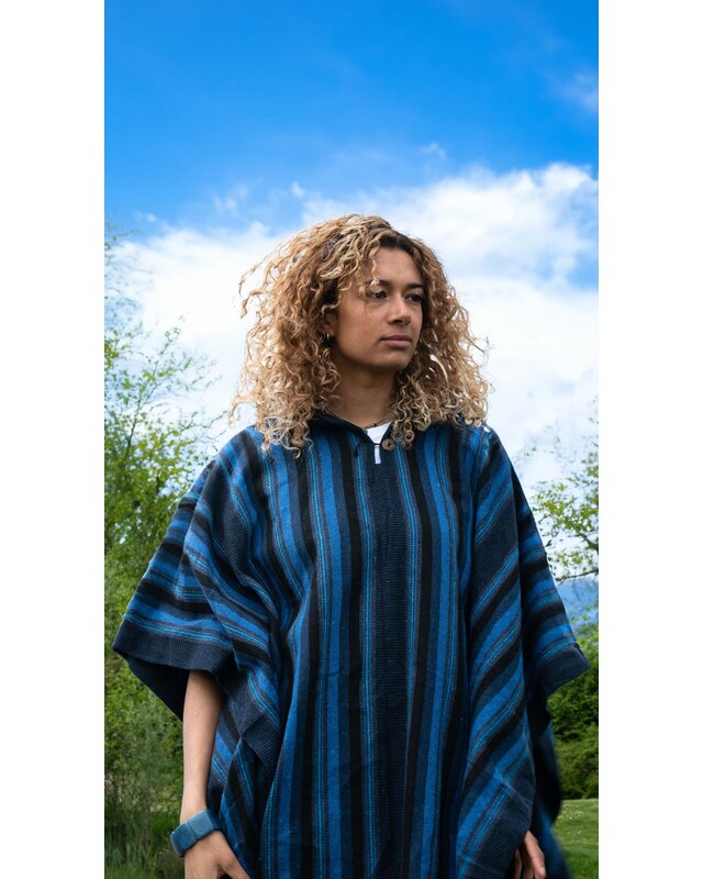 EcuaFina Poncho Secoya Blau | Baumwolle | Sommerponcho | EcuaFina | Sommer 2024