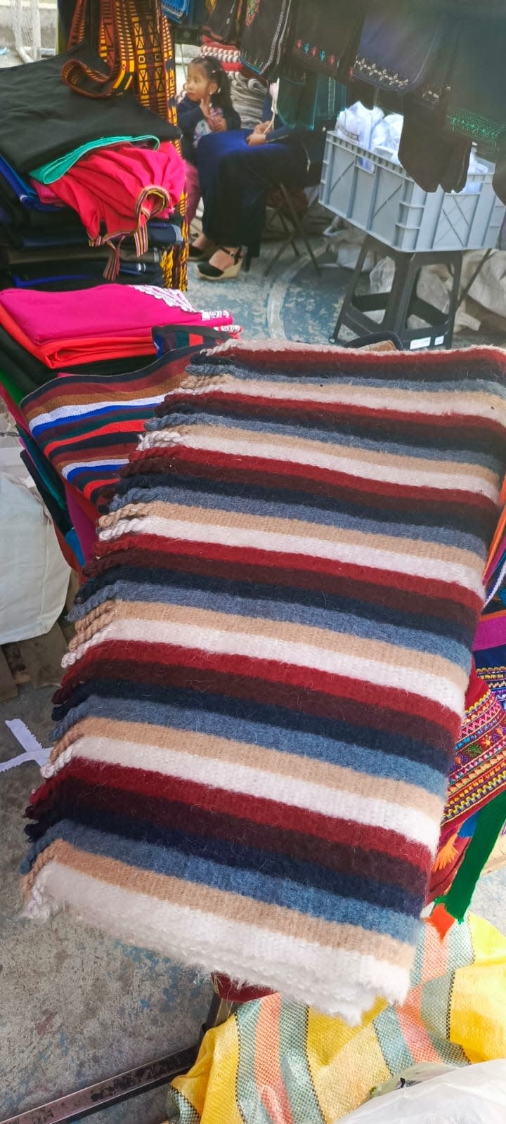 EcuaFina Prachtige originele, zware puur wollen Chagra poncho - Model CACIQUE