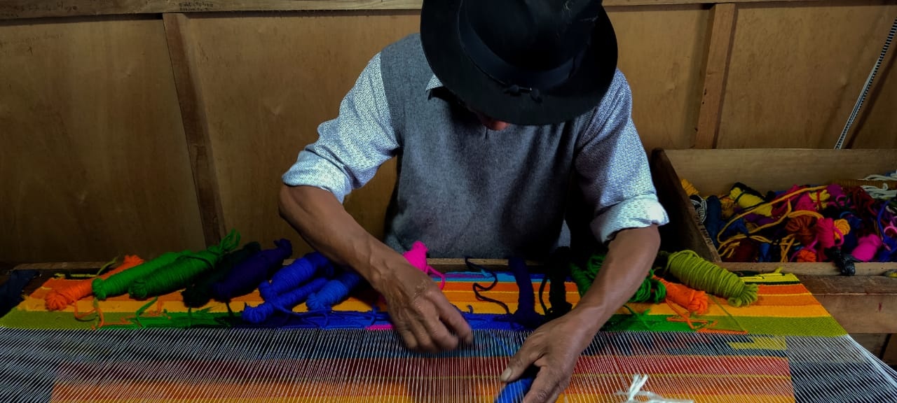 EcuaFina Wollteppich Aztekisch 170 cm x 115 cm - Dutch Design - Ecuadorian Production - 100% Wool