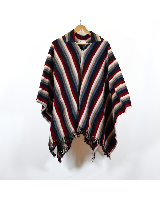 EcuaFina Magnificent original black wool Chagra poncho's - model CACIQUE